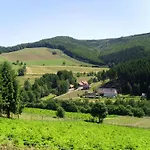 Geraeumiges Mit Privater Terrasse Дом отдыха