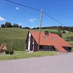Geraeumiges Mit Privater Terrasse * Шмалленберг