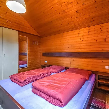 Geraeumiges Mit Privater Terrasse *