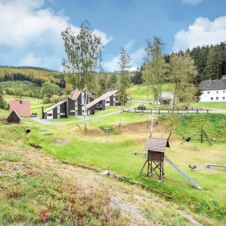 Geraeumiges Mit Privater Terrasse بيت للعطل *