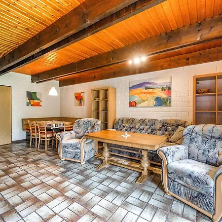 Casa de Férias Geraeumiges Mit Privater Terrasse Schmallenberg