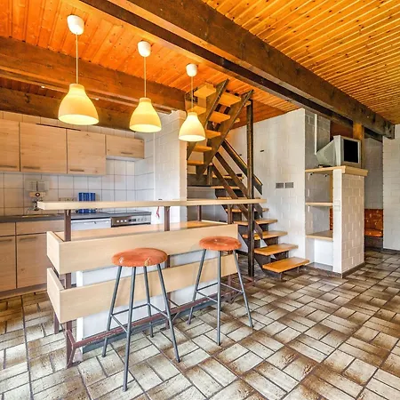 Geraeumiges Mit Privater Terrasse Casa de Férias *