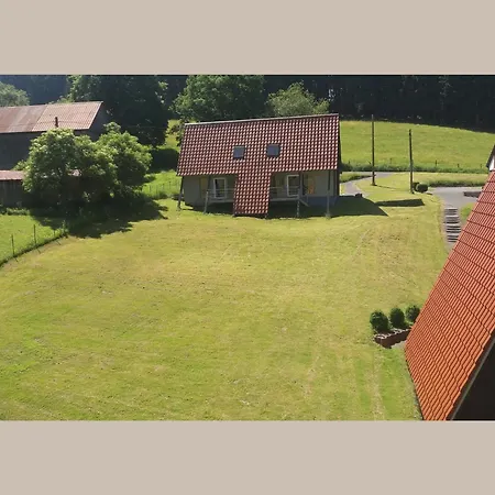 Geraeumiges Mit Privater Terrasse بيت للعطل