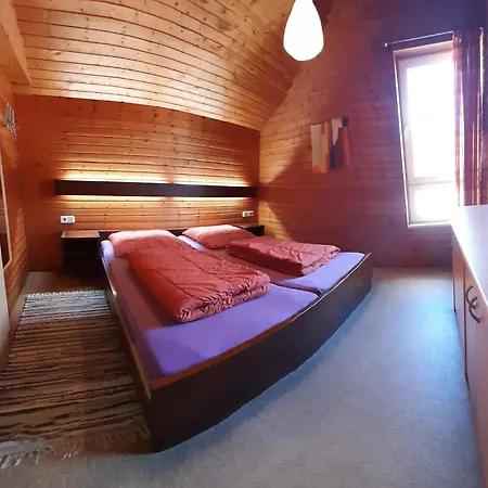 Geraeumiges Mit Privater Terrasse بيت للعطل *