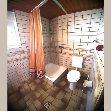 בית נופש Geraeumiges Mit Privater Terrasse