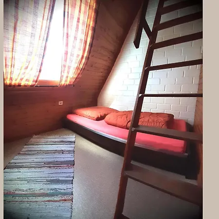 Geraeumiges Mit Privater Terrasse שמאלנברג